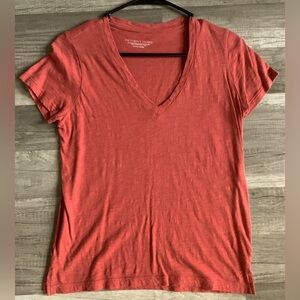 Victoria’s Secret Rust V Neck t shirt. S